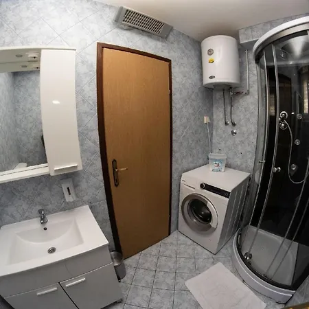 Fuer 6 Personen Ca 50 Qm In Njivice, Kvarner Bucht Krk Apartment *