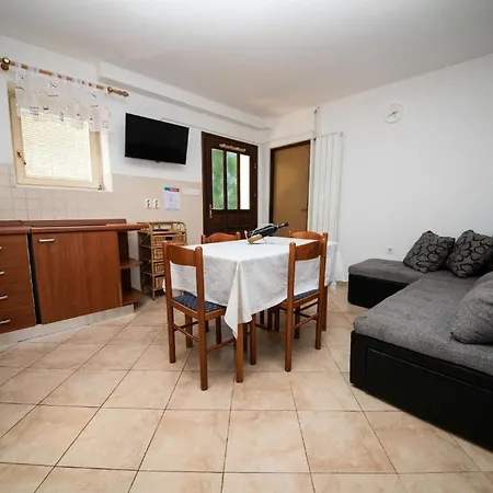 Fuer 6 Personen Ca 50 Qm In Njivice, Kvarner Bucht Krk Apartment