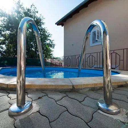 Fuer 6 Personen Ca 50 Qm In Njivice, Kvarner Bucht Krk * Njivice